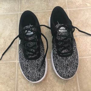 Nike Flex Contact running shoes